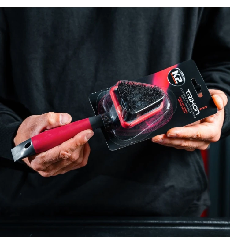 K2 Trixon Pro – trójkątna szczotka do mycia opon i nadkoli