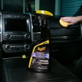 Meguiar's Ultimate Insane Shine Protectant Środek do pielęgnacji kokpitu i tworzyw – bardzo wysoki połysk (473 ml)