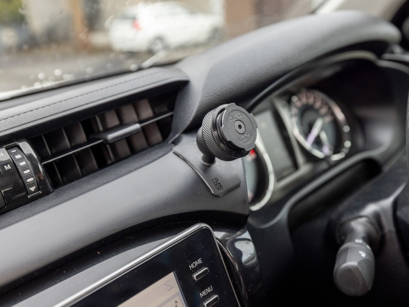 Quad Lock Adhesive Car Mount – samoprzylepny uchwyt na deskę/centralkę