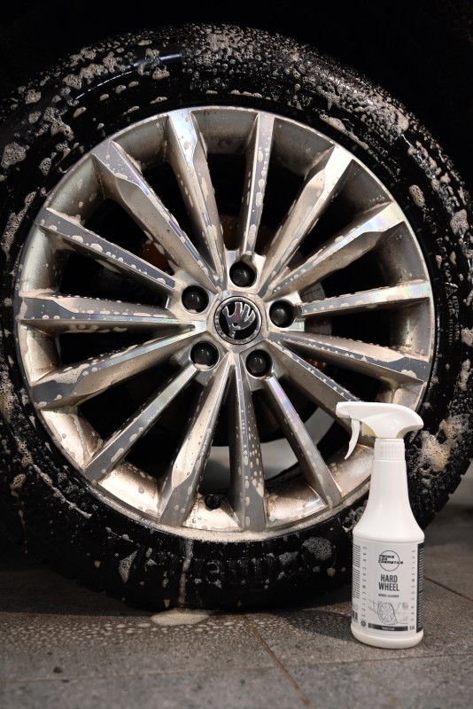Feniks Hard Wheel 1L - Płyn do czyszczenia felg bez kwasów, połysk